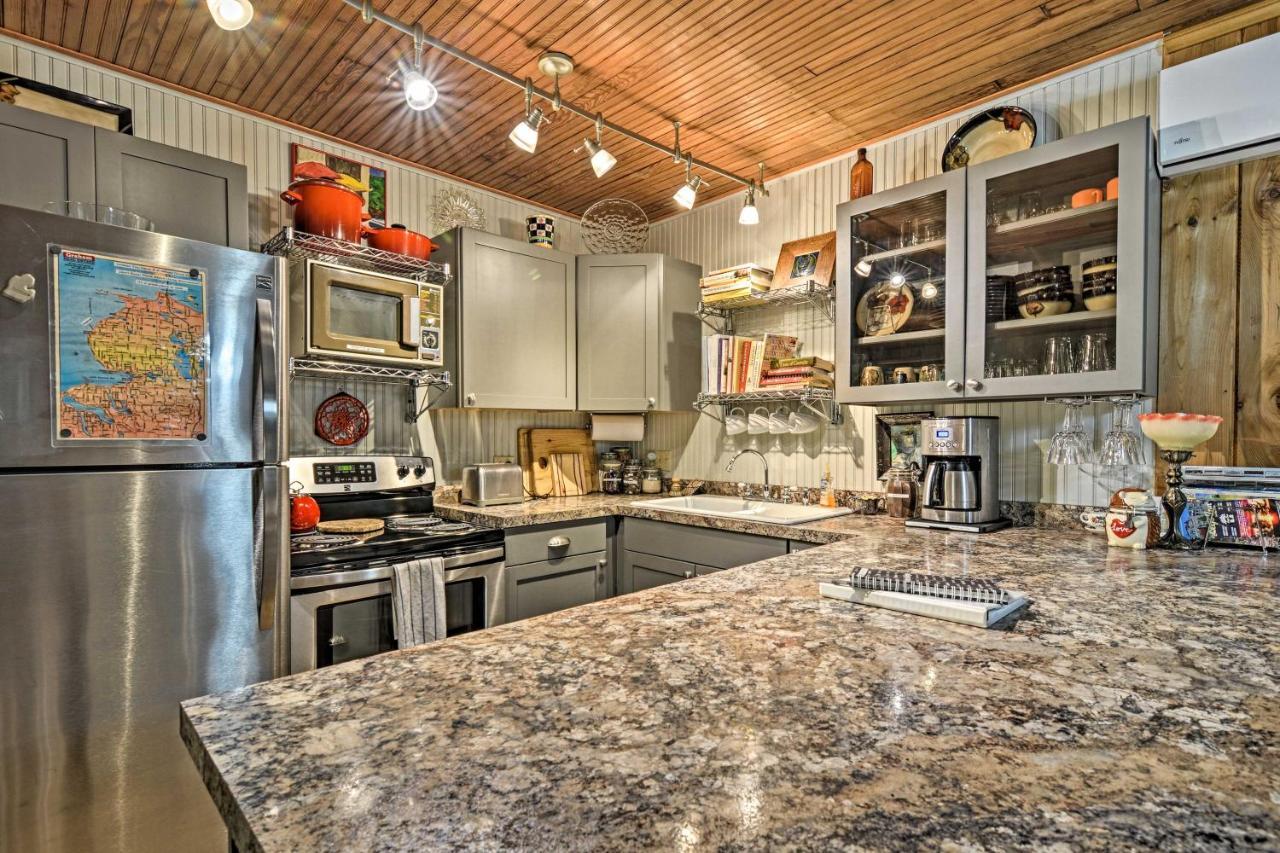 Pet-Friendly One Crow Cottage In Harbor Springs! Exterior photo