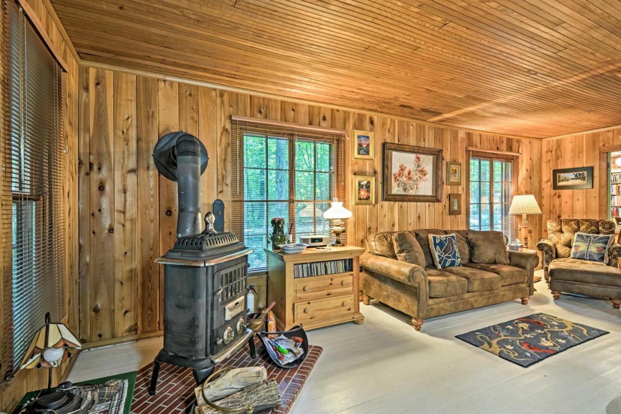 Pet-Friendly One Crow Cottage In Harbor Springs! Exterior photo